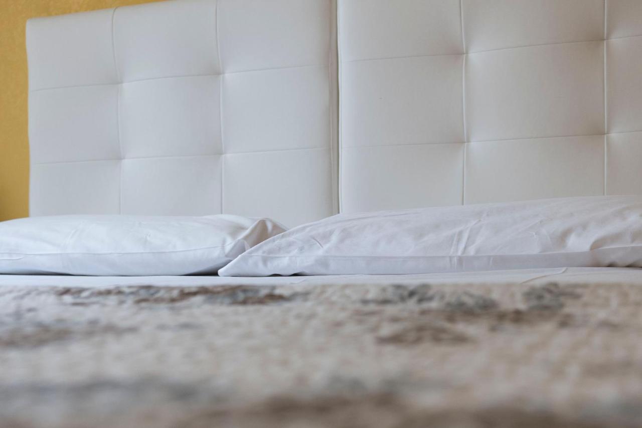 La Breccia A Porta Pia Bed & Breakfast Roma Ngoại thất bức ảnh