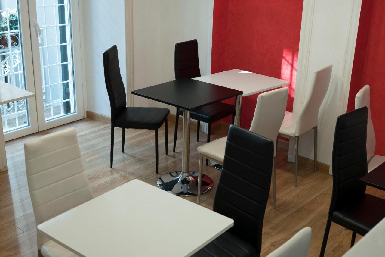 La Breccia A Porta Pia Bed & Breakfast Roma Ngoại thất bức ảnh